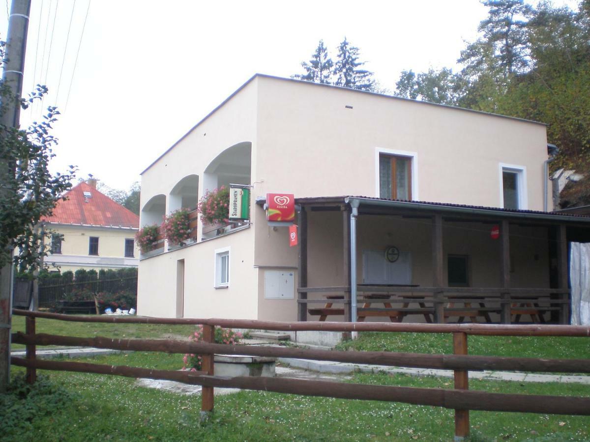 Ubytovani Pod Hradem Dobronice 111 Экстерьер фото